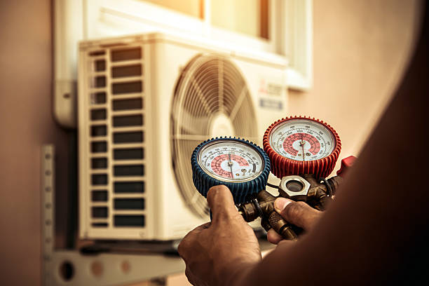 Professional Hvac technician working in Amboy, WA